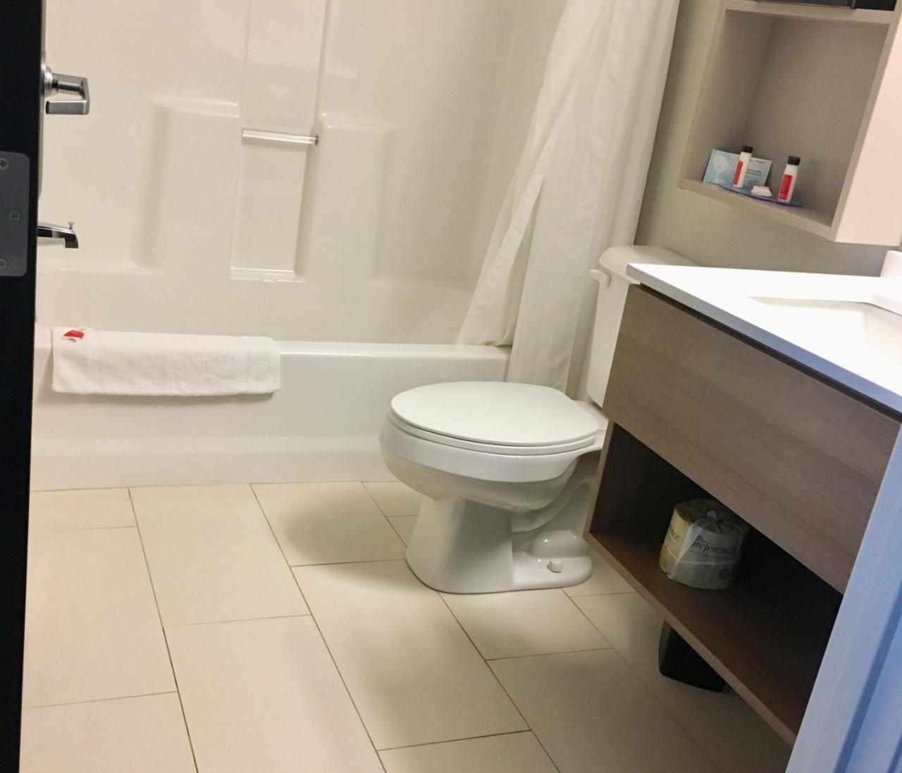 Microtel Inn & Suites By Wyndham Moorhead Fargo Area Exteriör bild